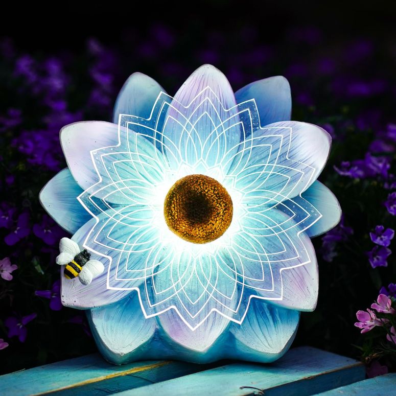 庭園点火装置LEDソーラー点火装置 ソーラー力強さ QZQRMZ Solar Lotus Flower Garden Light - Waterproof LED Decorative Lamp with Bee Accent, Perfect for Patio, Lawn, Yard, Birthday Gift for Women, Mom, Grandma 【並行輸入品】