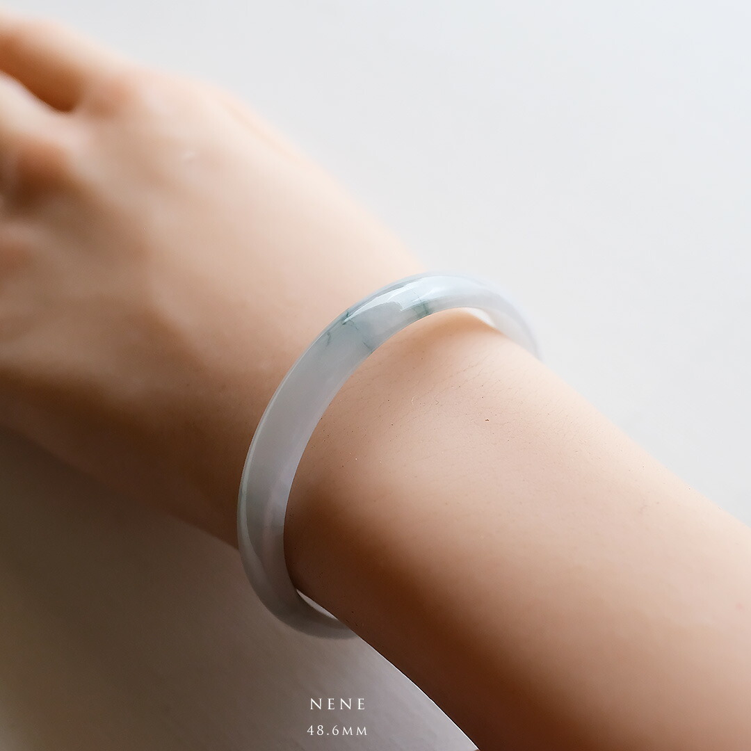 翡翠 (ひすい) バングル『NENE』 (円形/内径48.6mm) ブルーグレー翡翠 一点物 高品質 無着色 ミャンマー産天然ヒスイ ジェダイト ナチュラル 天然石 パワーストーン お守り 縁起物 5月誕生石 国石 誕生日【送料無料】