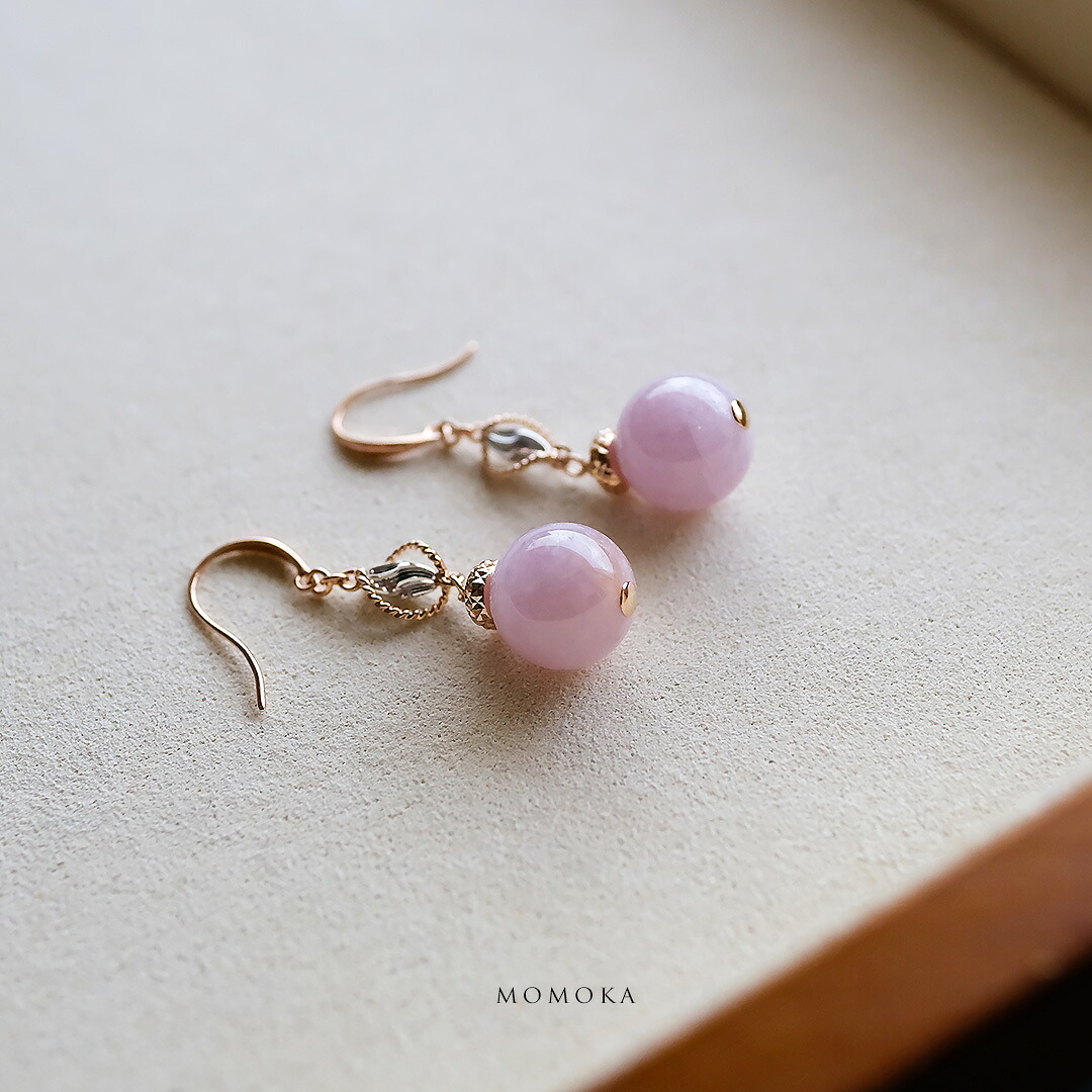 翡翠(ヒスイ) 丸玉× K18PG ピアス『MOMOKA』ピンクラベンダー翡翠 フック 日本製 一点物 無着色 ミャンマー産天然ひすい ジェダイト 18金イエローゴールド ギフト プレゼント 国石 5月誕生石 ジュエリー【送料無料】【鑑別書作成無料】No.808
