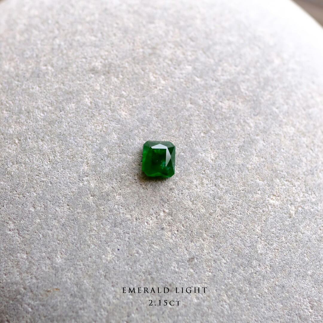 翡翠(ヒスイ) ルース スクエアファセットカット『EMERALD LIGHT』 グリーン翡翠 2.15ct グアテマラ産天然ひすい 【商品番号99489】｜翡翠専門店ジョイテック