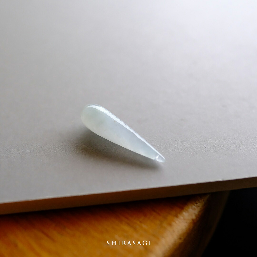 翡翠(ヒスイ) 彫刻 ペンダントトップ『SHIRASAGI』氷翡翠 ミャンマー産天然ひすい 【商品番号99498】|翡翠専門店ジョイテック