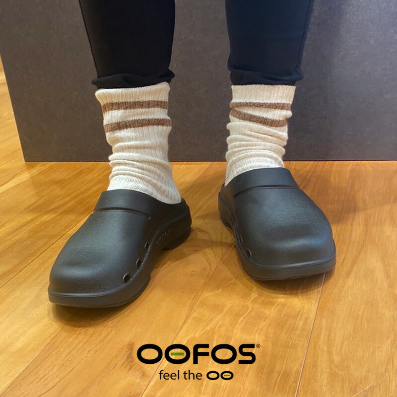 【置き目店】【男女似ている大きさ】OOFOS ウーフォス OOcloog リカバリーサンダル 2000090050182【RCP】ユニ一発やる アウトドア・運動競技 レインシューズ 父の日・差し上げ物  25gw