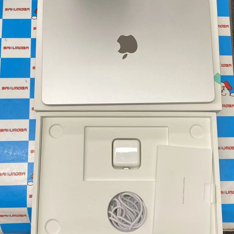 【中古】MacBook Air 13in Early2025 Apple M4 16GB/512GB スタ
