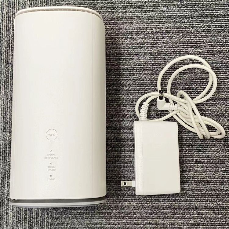 【中古】即日送りとどける可Speed Wi-Fi HOME 5G L13 ZTR02 白いこと 極美品