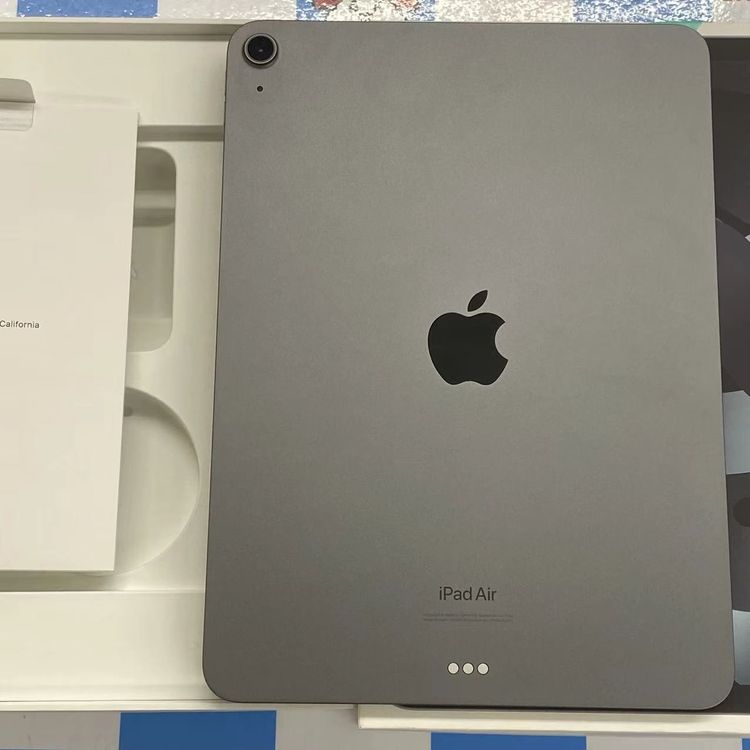 【中古】iPad Air 第5時人 Wi-Fi青写真 64GB 空白文字薄墨色 MM9C3J/A ジャンク品