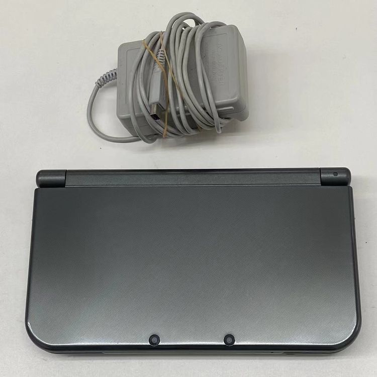 【中古】即日送りとどける可NEWニンテンドー3DS LL メタリックブラック RED-S-VAAA