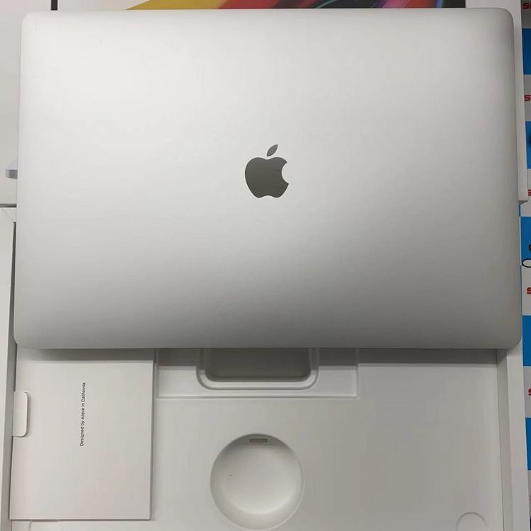 【中古】MacBook Pro 16in 2019 core i9 2.3GHz 32GB/1TB USキー