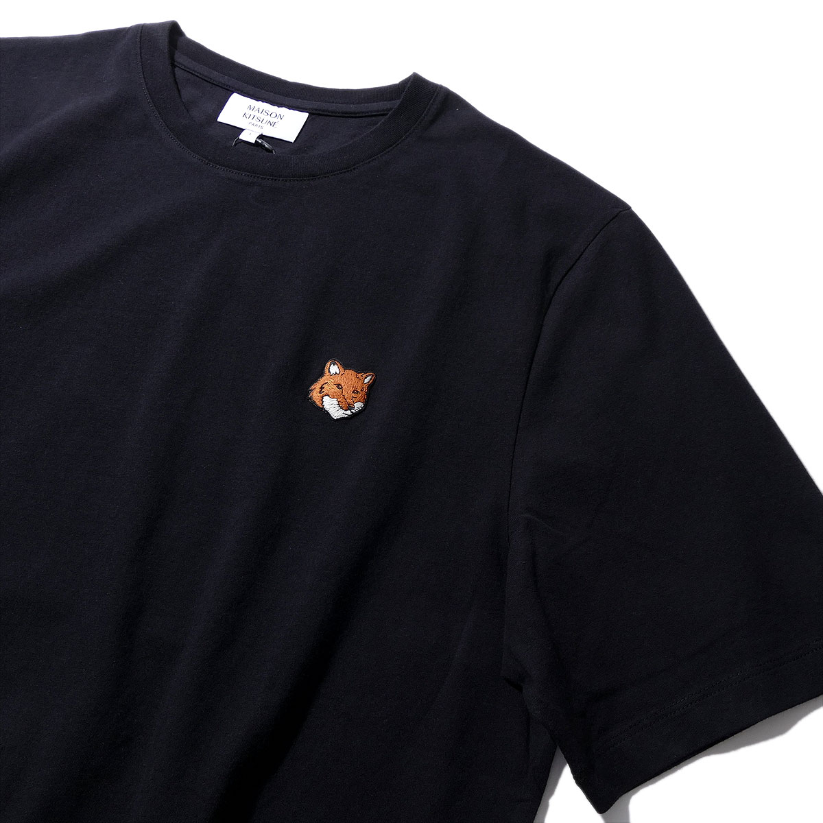 メゾンキツネ MAISON KITSUNE 稲荷天々 レギュラーティーシャツ PM00107K BLACK メンズ ブランド名 2026SS 2026年春夏 父の日