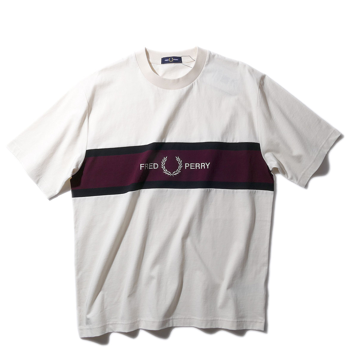 フレッドペリー エンブロイダリーパネルTシャツ M2405 560エクリュ FRED PERRY メンズ 半袖 厚手 おしゃれ ハイブランド かわいい 2026年春夏 2026SS[042510]