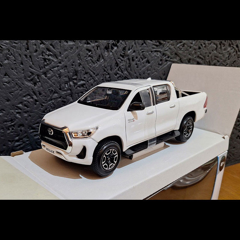 1円～ 1/30 HILUX 色見本ミニカー 店頭展示用 トヨタ 1⁄30 HILUX