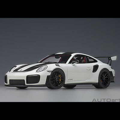 AUTOart(オートアート) PORSCHE 911(991.2) GT2 RS(1/18) 78171
