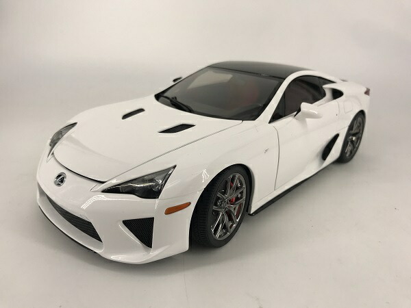 オート美術製 1/18レクサス LFA （ホワイ取り調べる・白いこと／黒いこと・炭素）オート美術製 78851