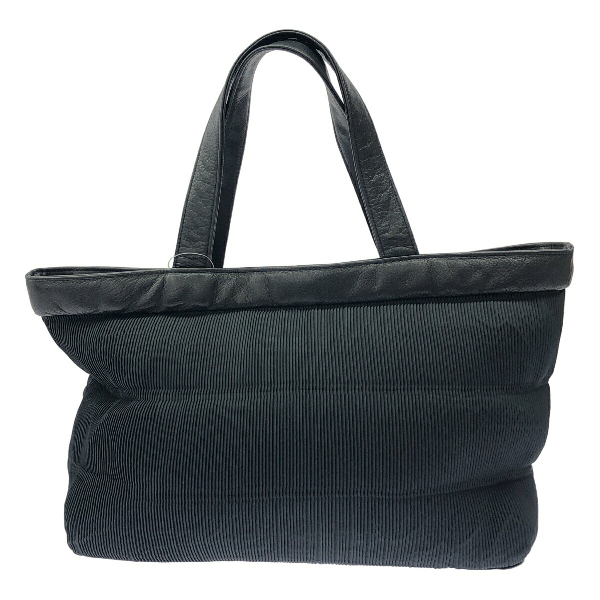 イッセイミヤケ ブラックトートバッグ 2way ショルダーバッグ 容量が大きく イッセイミヤケ ブラックトートバッグ 2way ショルダーバッグ 容量が