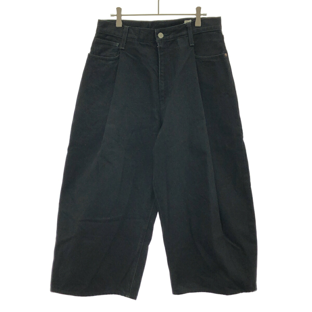 Levi’s リーヴァイズジーンズ ワイドプリーツクロップドデニムパンツ パソコン9-A9136-0000 黒いこと W30 【中古】 ITGL2HRU4274