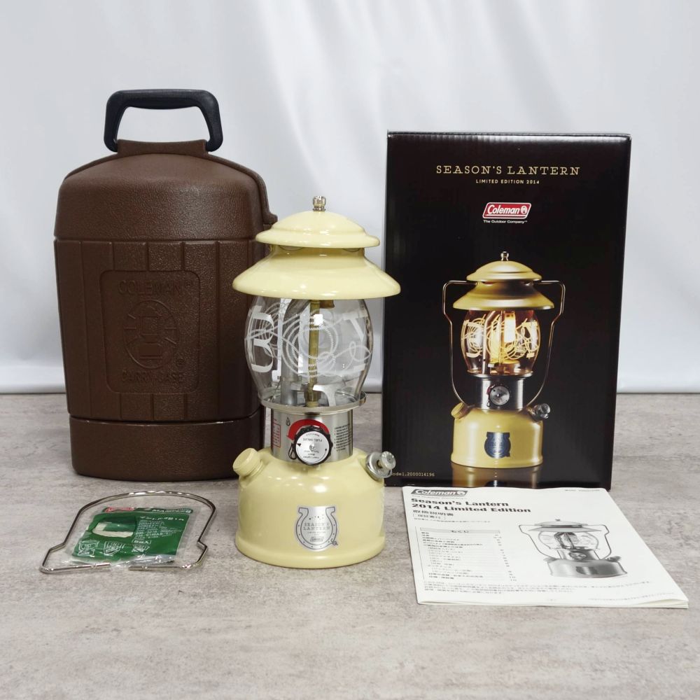 【新古品】電話を掛けるマン Coleman 2014 SEASON\u0027S LANTERN シーズンズ 提燈 押さえるひな形 200B 難民キャンプ アウトドア【中古】