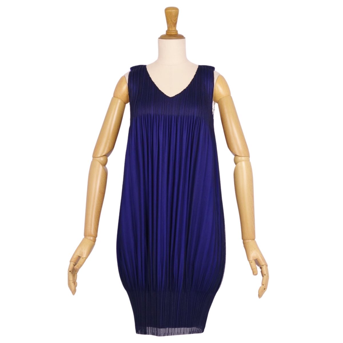 【極美品】筋目プリーズ イッセイミヤケ PLEATS PLEASE 衣装 ノースリーブ 筋目 トップス レディース 3(L好いかげんに) 米国海軍【中古】