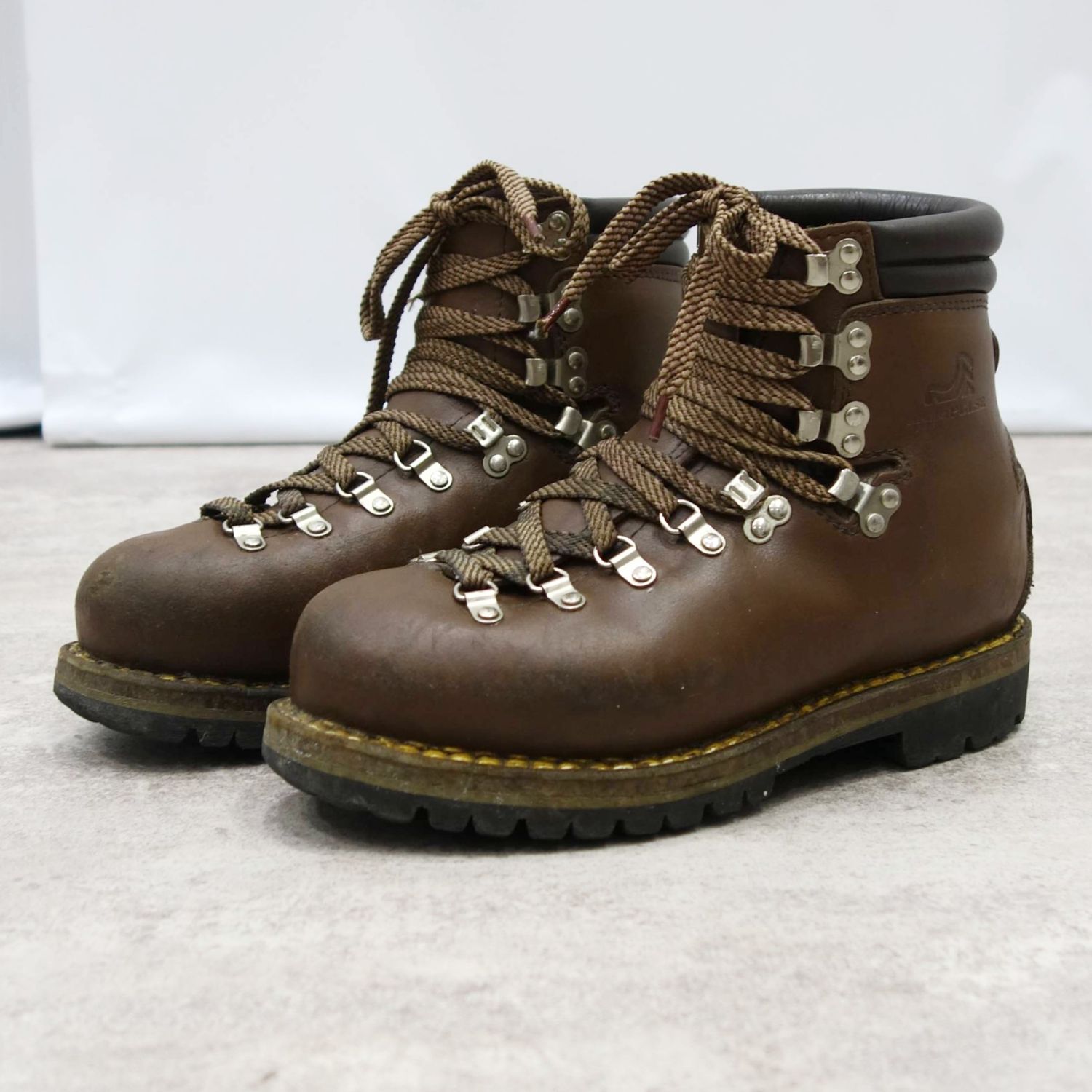 【美品】ANDO SHOE 安藤製靴 山登り靴 ブーツ 役立つこと心臓の鼓動 靴 トレッキング 革靴 アウトドア 26糎 赤銅色【中古】
