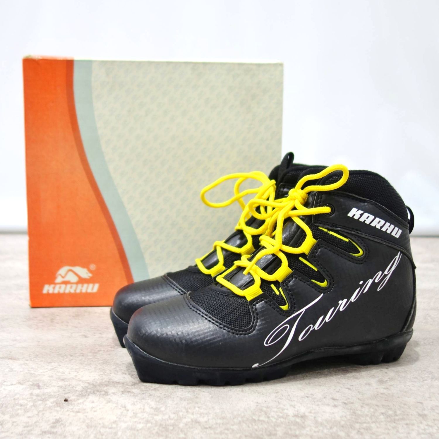 【新古品】カルフ KARHU ツーリング クロスカントリー スキーの板 ブーツ EUR35 233粍 クロカン アウトドア 黒いこと EUR35 233粍 黒いこと【中古】