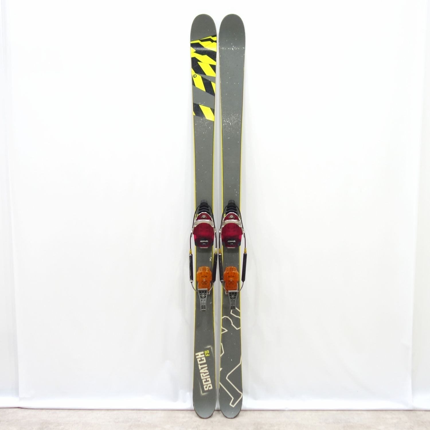 ロシニョール ROSSIGNOL SCRATCH FS 181珊 真っただ中84粍 ビンディング Rottefella COBRA 75粍 テレマーク スキーの板 アウトドア【中古】