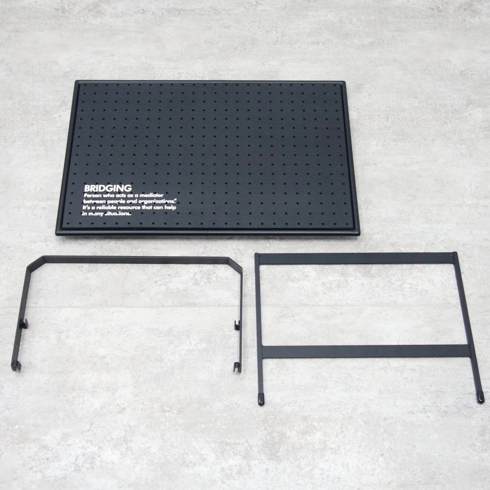 【新古品】ブラント エイチアンドオー H\u0026O BRUNT BRIDGING 25 サイドテーブル 天板 難民キャンプ 歯車 アウトドア シェルコン 黒いこと【中古】