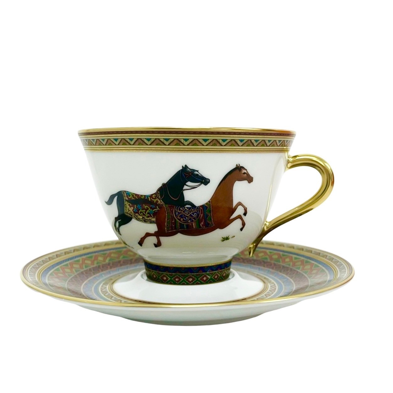 【新品未当て嵌める】 Hermes エルメス 紅茶優勝杯＆平円盤 〈シュヴァルドリアン〉 小物 食器 優勝杯一皿 ポーセリン 新品