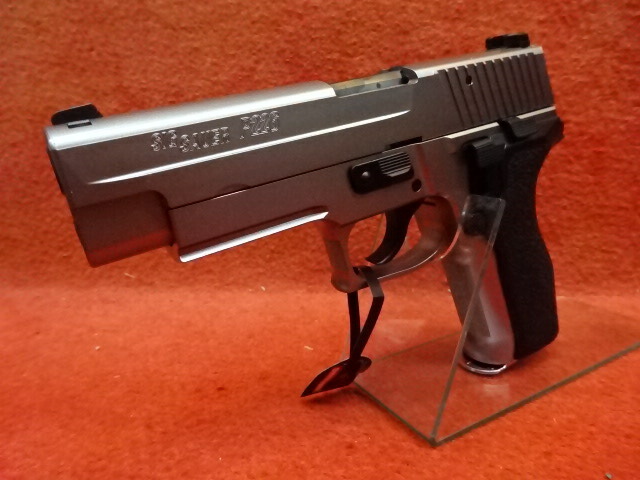 【エントリーで最大10倍＆3％クーポン】ガスブローバック SIG SAUER P226 E2 ステンレスモデル