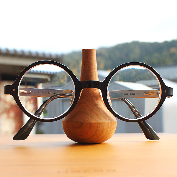 楽天市場 大切な眼鏡をおしゃれなインテリアに出来るメガネスタンド Glassesstand Swing 木香屋