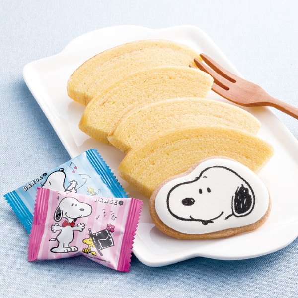 楽天市場 スヌーピー クッキー バウムクーヘンセット 名入れ 男の子 Spb Bn Mokomoko青山