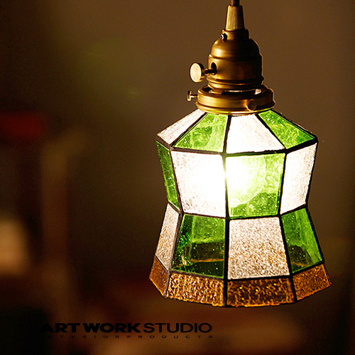 決算特価商品 Artworkstudio アートワークスタジオ Stained Glass Pendant Helm ステンドグラスペンダント ヘルム 白熱球 蛍光球 Led電球対応 照明 間接照明 ペンダントライト ライト 天井照明 手作り ハンドメイド モザイクガラス 送料無料 Aw