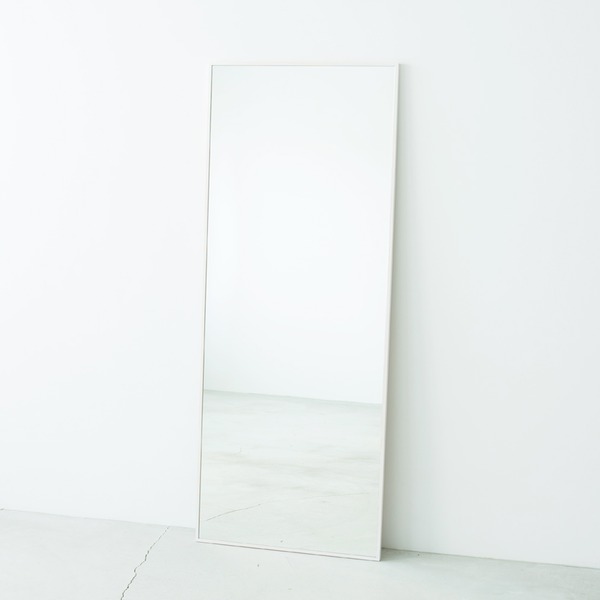 ＼ポイント10倍！本日水曜定休日限定／ 細枠ウォールミラー幅60cm(ホワイト/白) 天然木 姿見鏡 ワイド 高級感 木製 飛散防止加工 壁掛け 北欧風 玄関 トイレ 洗面 日本製 完成品 NK-8