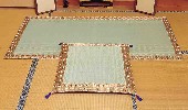 【直送品・大感謝価格 】【１人１個限り】いぐさ御前排敷き（無地・表柄）　TKR156686 ※拝敷(はいしき)のみです。