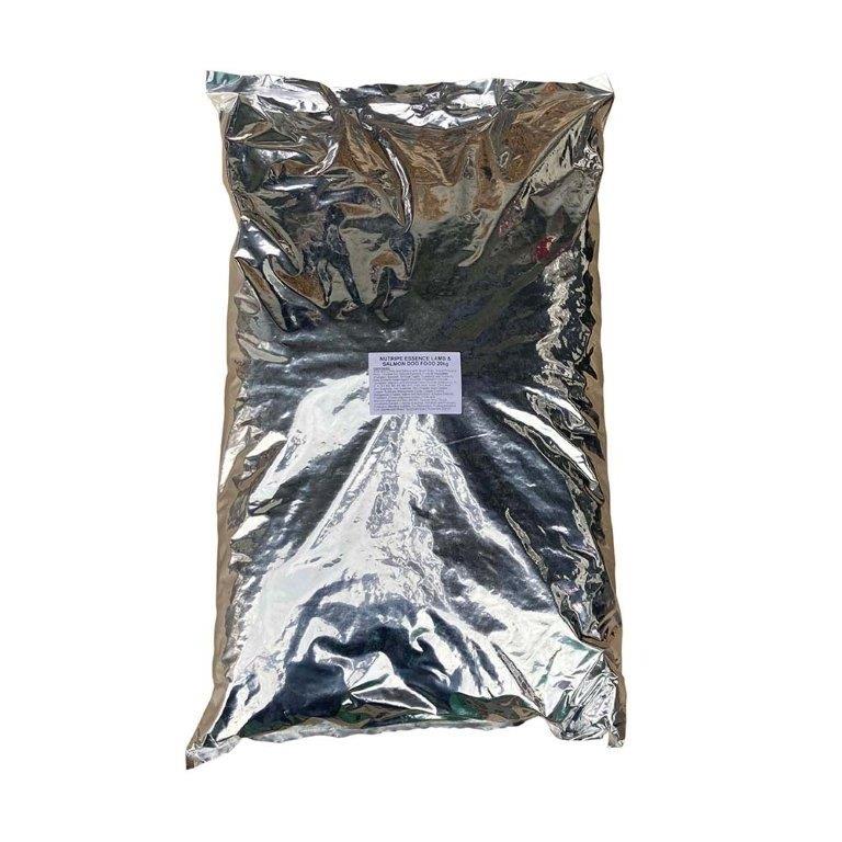 ニュートライプ エッセンス ラム＆サーモンｗｉｔｈグリーントライプ 20kg NUT3404【倉庫直送h】 ペット食品 犬用 総合栄養食 ドッグフード
