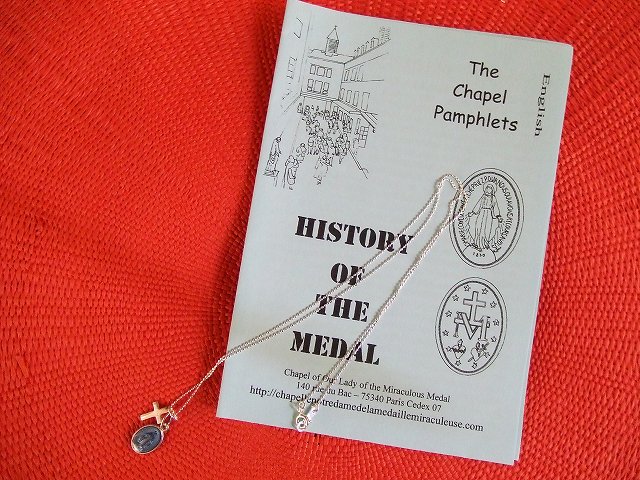 フランス　パリ　奇跡の教会幸福のMedaille Miraculeuse聖母マリアブルーメダイのデザインペンダントパリ不思議のメダイ｜MONA IMPORT