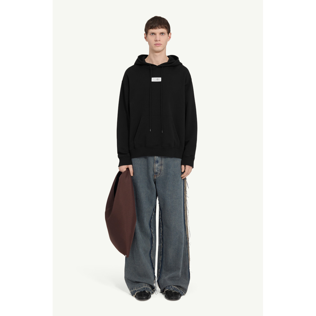 MM6 | エムエムシックス Numeric sweatshirt BLACK / 900 (SH0GU0033M25025900) 25AW 25秋冬 【 貨物輸送無料 】 定まり取りまわし店 定まり品 マルジェラ 差し上げ物 フーディー パーカー トップス フーデッド