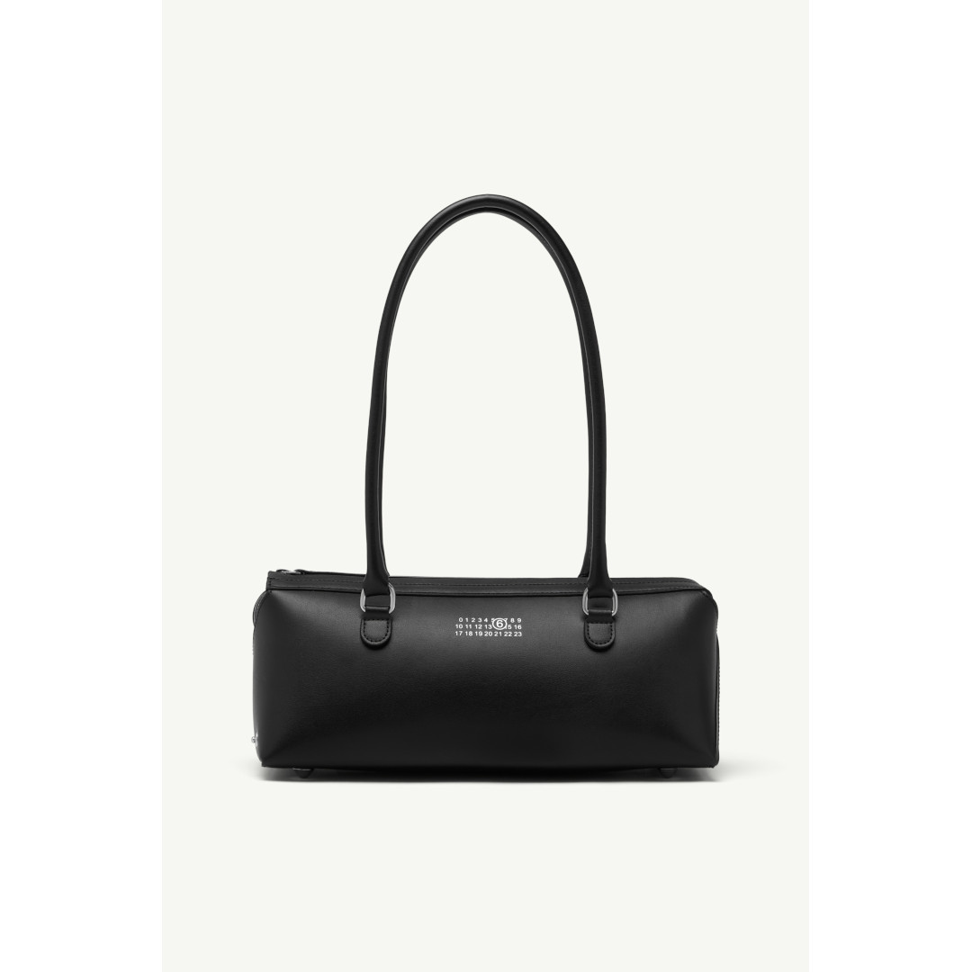 MM6 Maison Margiela | エムエムシックス  BAULETTO SHOULDER BAG SMALL  BLACK (SB6ZH0040P9061T8013) 26SS 26春夏 【 貨物輸送無料 】 定め事取りまわし店 定め事品 マルジェラ 差し上げ物 御徒面子 ボウリング御徒面子 バウレット カウなめし革