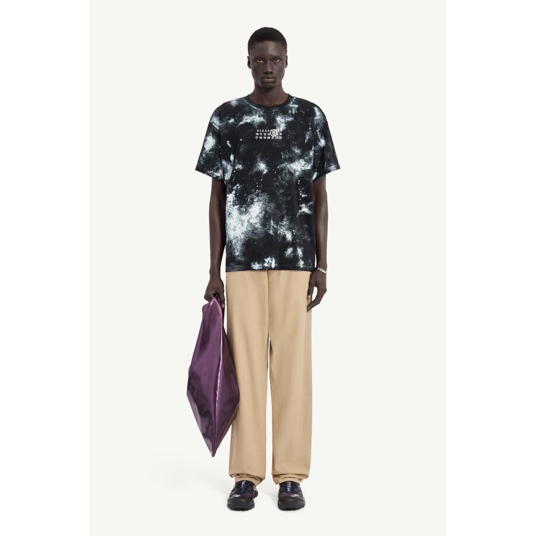 MM6 Maison Margiela | エムエムシックス  PAINT JERSEY T-SHIRT  BLACK (SH2GC0039M20048900) 【 貨物輸送無料 】 定め事品 定め事 トップス ティーシャツ 半袖 遊撃手衣袂 二分の一衣袂 えの具