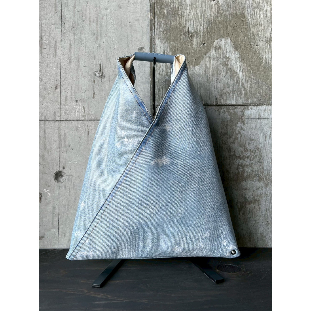 MM6 Maison Margiela | エムエムシックス  JAPANESE BAG SMALL  T6002 (S54WD0043P9060T6002) 26SS 26春夏 【 貨物輸送無料 】 定め事取りまわし店 定め事品 マルジェラ 差し上げ物 御徒面子 ハンドバック トートバッグ ジーンズ 刷り上げる