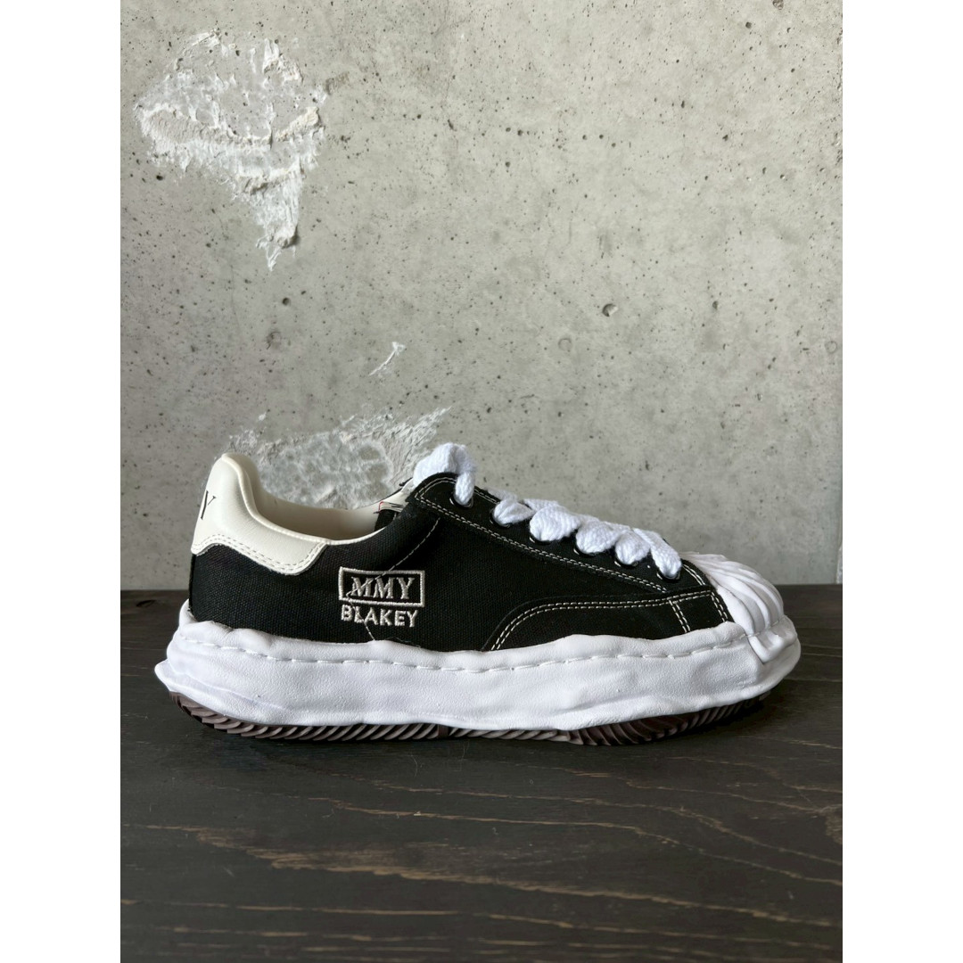Maison MIHARA YASUHIRO | ミハラヤスヒロ  BLAKEY OG Sole Canvas Low-top Sneaker BLACK (A08FW735) 【 貨物輸送無料 】 26SS 26春夏 スニーカーブレイキー