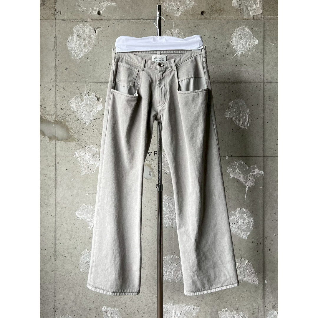 【7月19日20時~エントリーで最大P20倍】Maison Margiela | メゾン マルジェラ DOWN POCKET DENIM 961 (S51LA0052M30072961) 26SS 26春夏【 送料無料 】 正規取り扱い店 正規品 パンツ ジーンズ デニム 限定|セレクトショップ モンドジャコモ