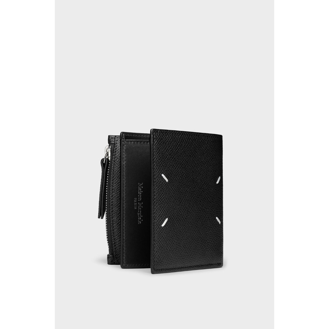 Maison Margiela|メゾン マルジェラ FOUR STITCHES WALLET BLACK T8013 (SA1UI0020P4745T8013) 26SS 26春夏 【 送料無料 】 正規品 正規 財布 ウォレット グレイニーレザー フリップフラップ カードホルダー コインケース ロゴ 4ステッチ｜セレクトショップ　モンドジャコモ