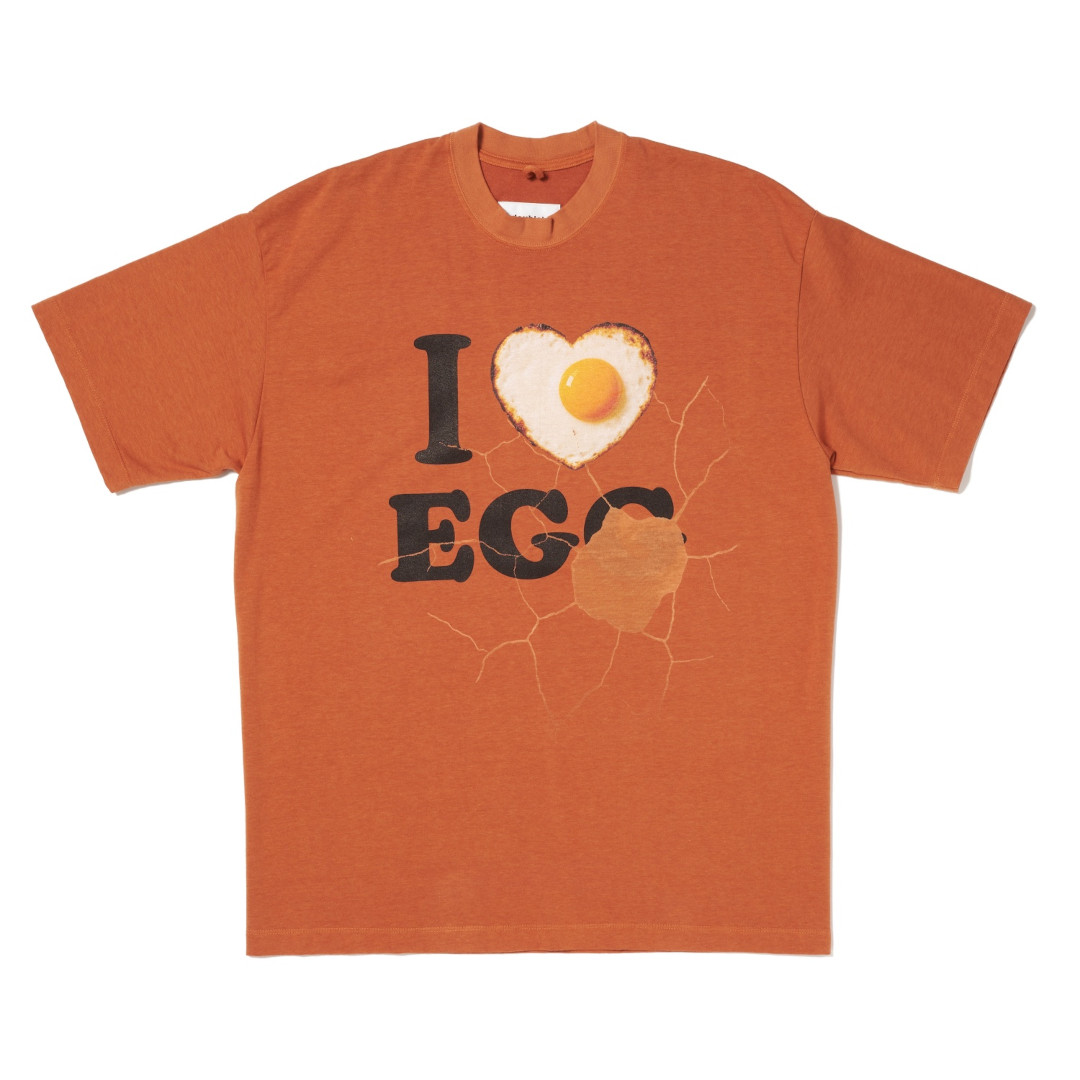 ＼全品10%OFFクーポン配布中／ doublet | ダブレット I LOVE EGG T-SHIRT BROWN (26SS33CS428) 26SS 26春夏 トップス Tシャツ 半袖 ショートスリーブ 卵 エッグ