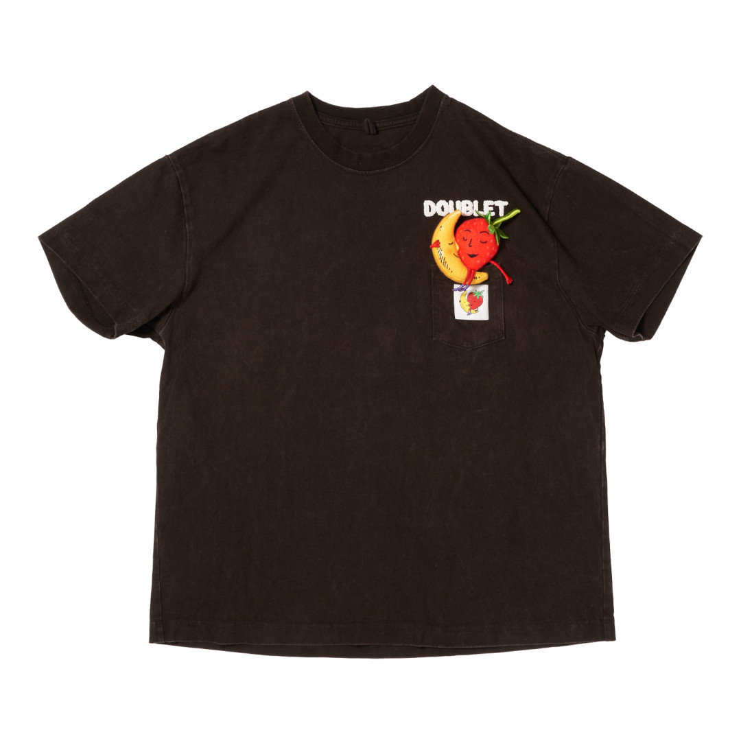 ＼全品P10倍！4/4(土)20時～／ doublet | ダブレット MUD-DYED T-SHIRT WITH SHFU (26SS04CS418) 26SS 26春夏 トップス Tシャツ 半袖 ショートスリーブ 泥染め ポケットT コラボ 発砲プリント SKY HIGH FARM
