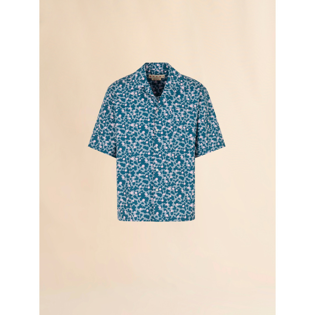 MARNI | マルニ Blue poplin bowling shirt with Vibrations print SKY (CUMU0213A5UTC576VIB31) 26SS 26春夏【 送料無料 】 正規品 トップス シャツ 半袖 ショートスリーブ ボウリングシャツ アブストラクト プリント ボックスシルエット ポケット 開襟 オープンカラー