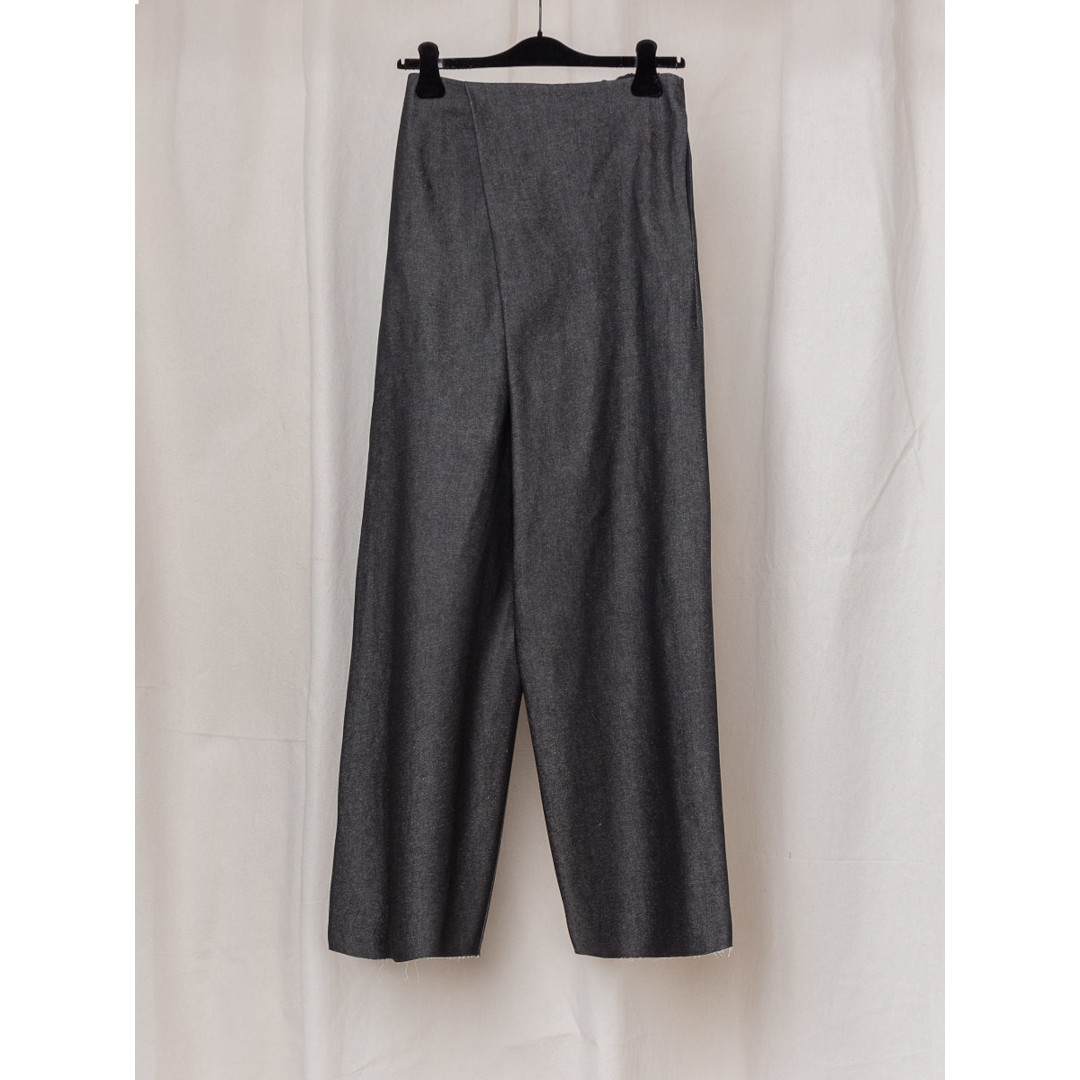 GABRIELA COLL GARMENTS | ガブリエラ 電話を掛ける ガーメンツ S17 NO.310 BLACK DENIM CROSSED TROUSERS  BLACK DENIM (S16-310) 25AW 25秋冬 ズボン下 ジーンズ トラウザーズ 筋目 厚地の外套大きさ ギャザー