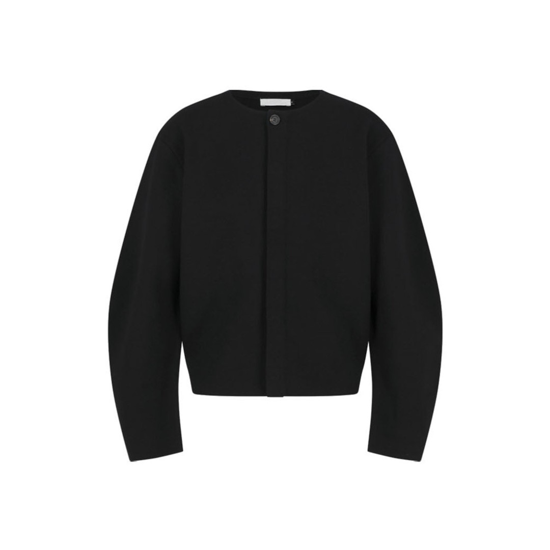 AMOMENTO | アモーメント CURVED SILHOUETTE CARDIGAN  BLACK  (AM26SSM01CD) 26SS 26春夏 トップス ジレー 編み物 編み物ジレー 労働者の一団のど首