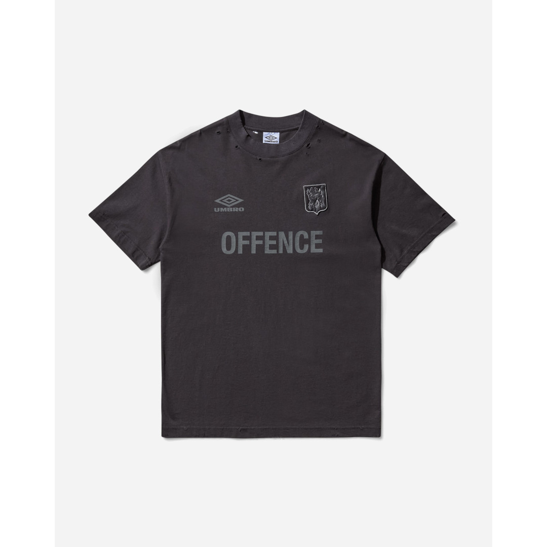 UMBRO | アンブロ SLAM JAM  Offence Defence T-Shirt Washed Black  (UBMW0414JY128) 26SS 26春夏【 貨物輸送無料 】 定まり品 トップス ティーシャツ 遊撃手衣袂 半袖  ロゴタイプ 刷り上げる 不都合