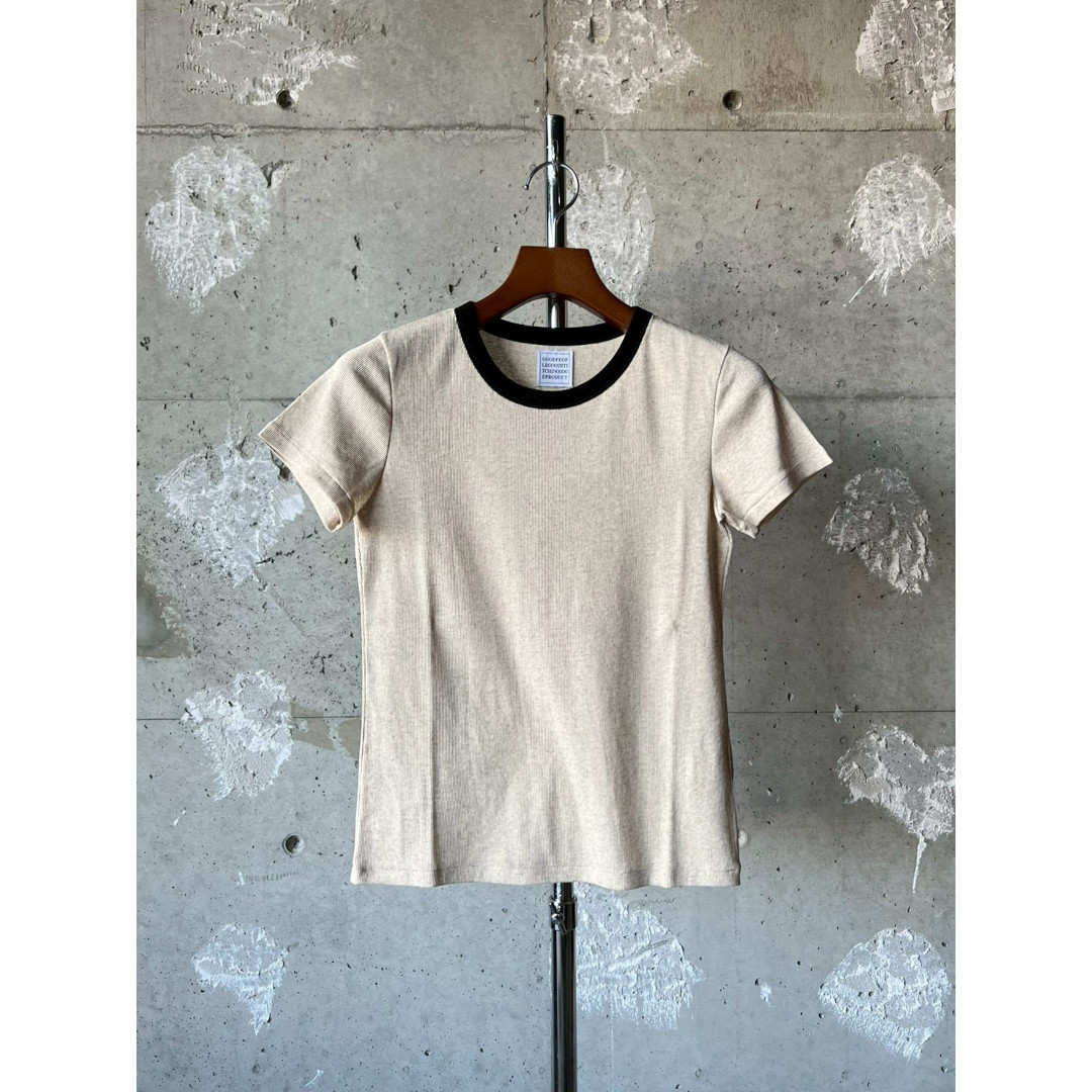 GOOD PEOPLE GOOD STITCHING GOOD PRODUCT|GGG Fresca zero Light Rib Crew Neck Short Sleeve T  Beige Top x Black (02-01-1154A) 26SS トップスクルーネック 二分の一捩り 遊撃手捩り 半袖 ライトリブドライタッチ シル仄めかし 伸ばすこと 花の冠yd レディースファッション-Tシャツ・カットソー-トップス