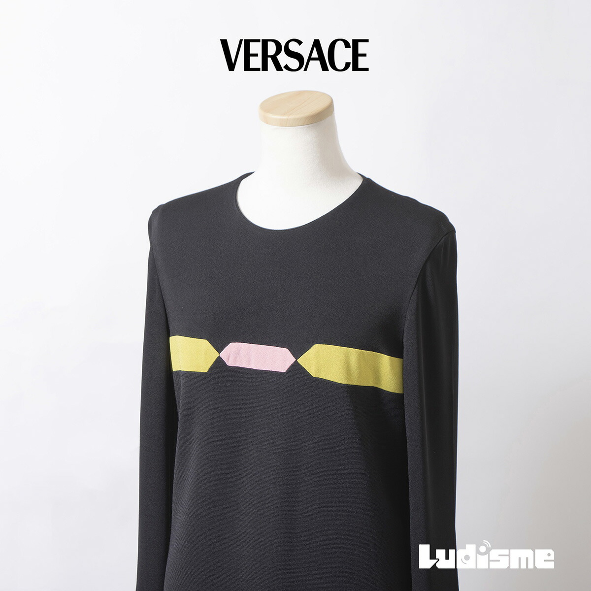 【中古】ヴェルサーチ GIANNI VERSACE COUTURE 編み物衣装 幾何学学図案化 黒いこと 黄み×サクラ色 長袖 絨毛混 レディース イタリア製 オールインワン セットアップ ロングカットソー トップス【ブランド名古着】【USED】 レディースファッション-ワンピース