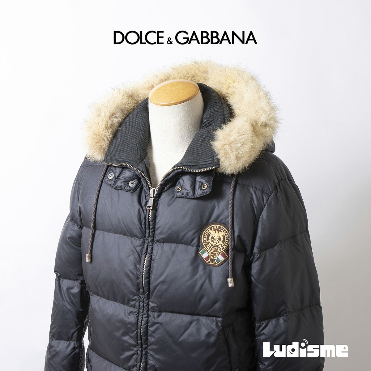 DOLCE & GABBANA ブラック ダウンジャケット クラウン柄 DOLCE & GABBANA ブラック ダウンジャケット クラウン柄 2025年