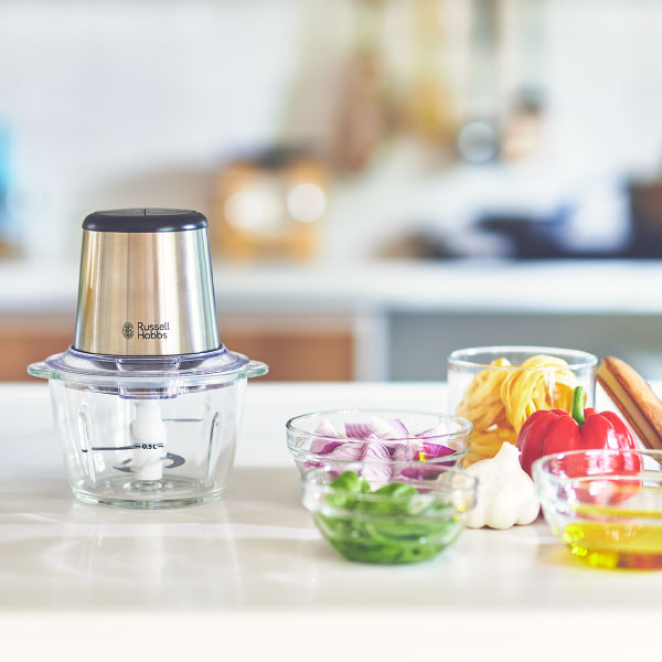 フードプロセッサー おしゃれ コンパクト ブレンダー 離乳食 みじん切り ミキサー 氷も砕ける 泡だて器 電動 生クリーム メレンゲ キッチン 調理家電 パワフル 軽量 時短 洗いやすい ガラスボウル ギフト Russell Hobbs ラッセルホブス 4ブレードミニチョッパー